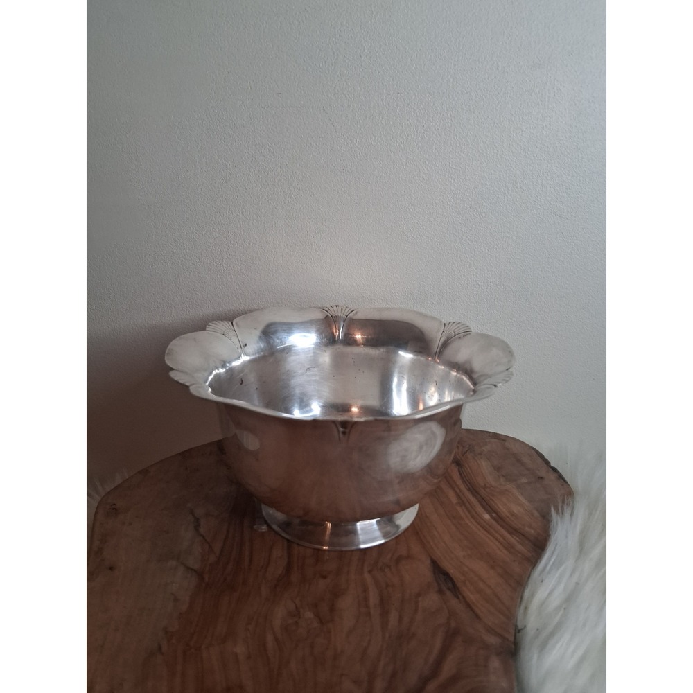 Wm Rogers Silver Plate Scalloped Footed Bowl Shell Fan Design 4468 Vintage